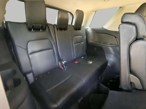 Used 2023 Nissan Pathfinder SL AWD/4WD image 8