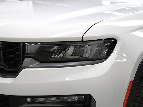 New 2026 Jeep Grand Cherokee Limited AWD/4WD image 39