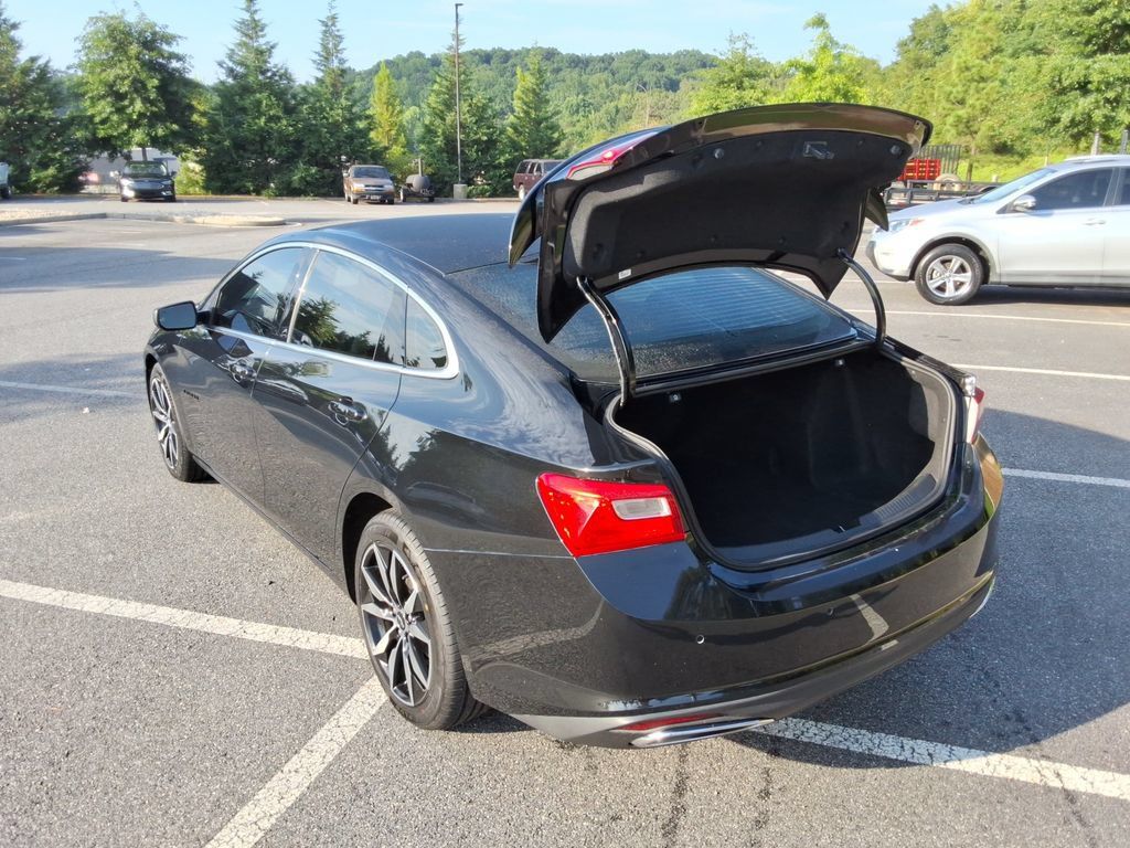 Certified 2025 Chevrolet Malibu RS FWD image 15