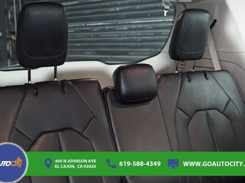 Used 2017 Chrysler Pacifica Limited w/ Advanced Safetytec Group FWD image 15