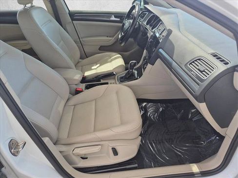 Used 2019 Volkswagen Golf SE FWD image 19
