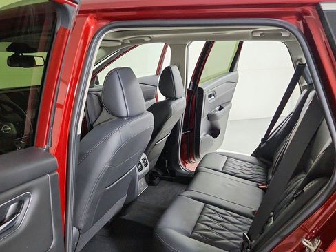 Used 2025 Nissan Rogue Platinum FWD image 25