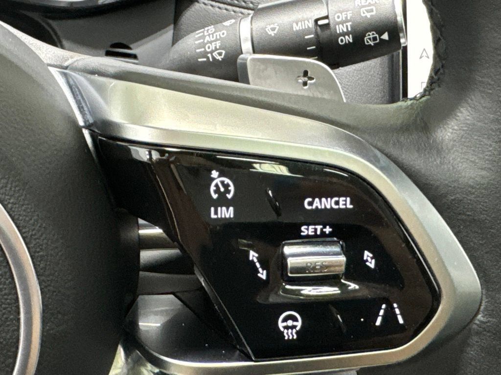 Used 2023 Jaguar F-PACE S AWD/4WD image 16
