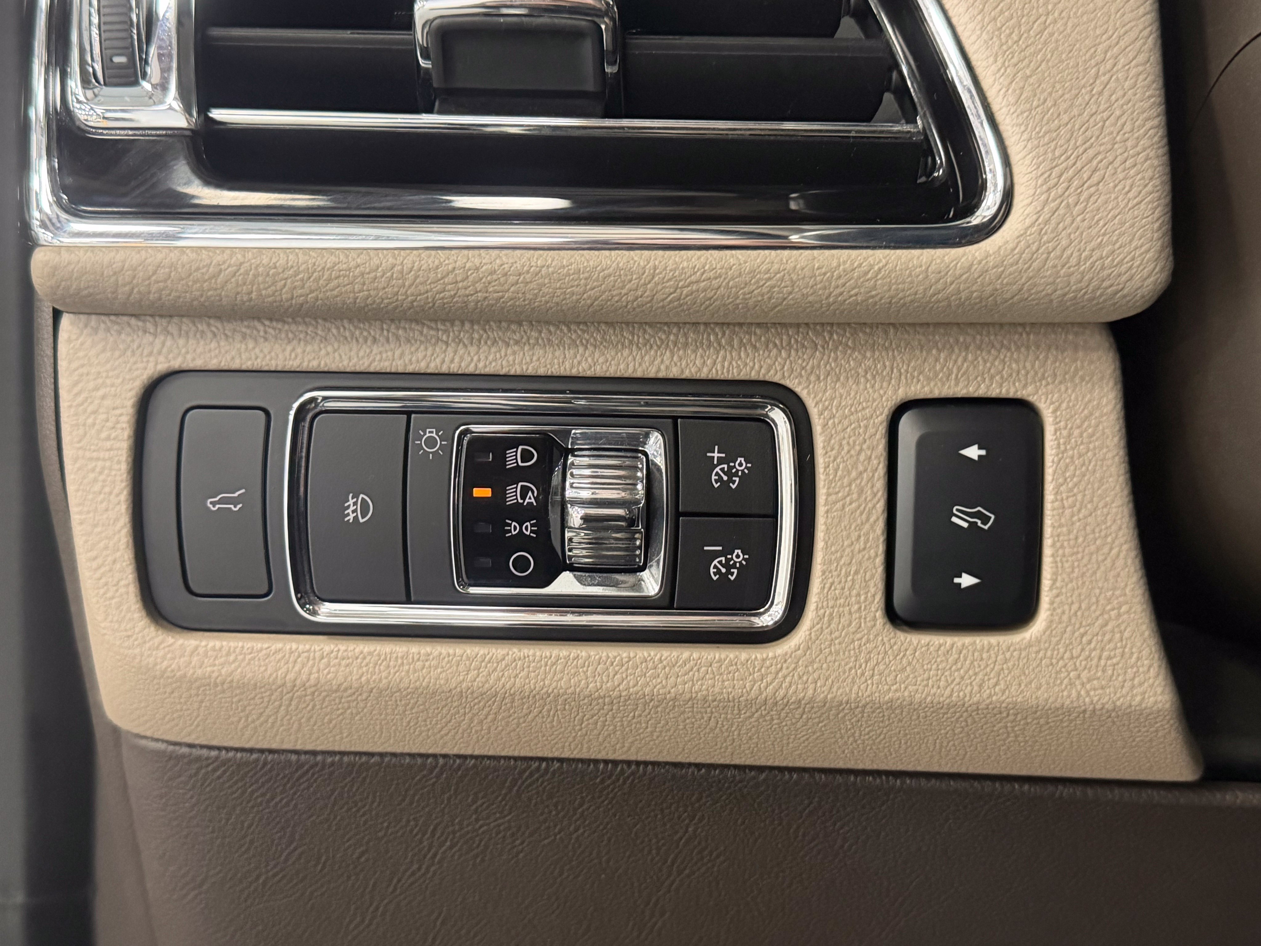Used 2023 Lincoln Navigator Reserve AWD/4WD image 14