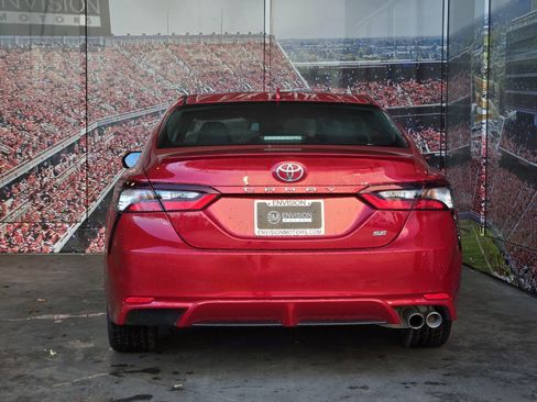 Used 2021 Toyota Camry SE w/ Convenience Package image 7