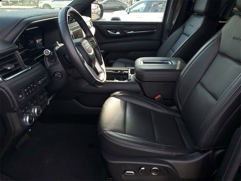 Used 2024 GMC Yukon Denali w/ Advanced Technology Package image 21