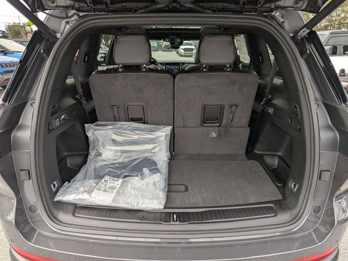 New 2025 Jeep Grand Cherokee L Limited w/ Trailer Tow Package image 32