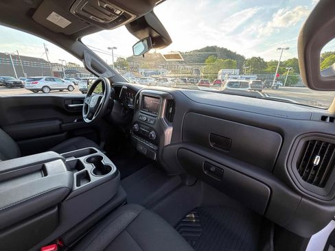 Used 2025 Chevrolet Silverado 1500 Custom Trail Boss w/ Turbomax Blackout Package AWD/4WD image 29