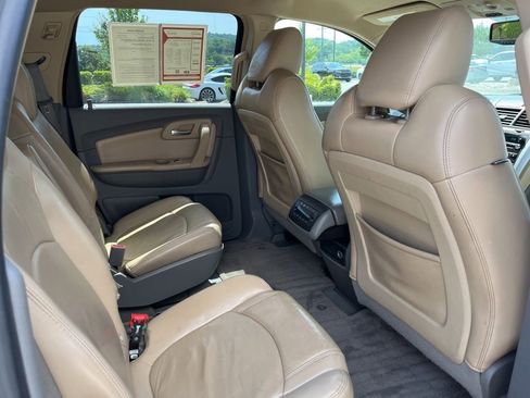 Used 2009 Chevrolet Traverse LT FWD image 22