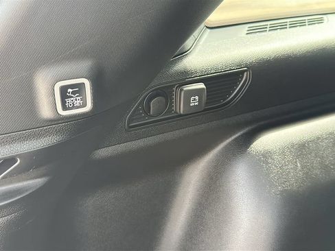 Used 2025 Jeep Grand Cherokee Altitude AWD/4WD image 29