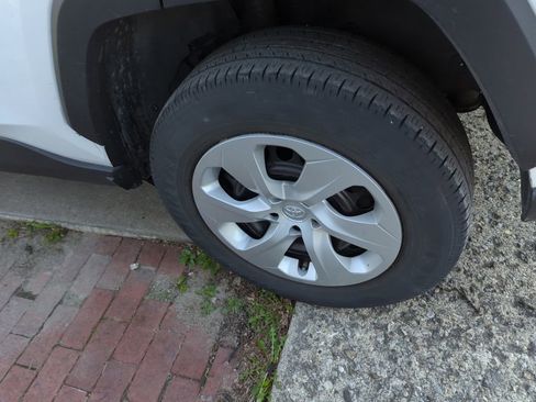 Used 2023 Toyota RAV4 LE image 5