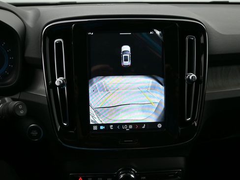 New 2025 Volvo XC40 B5 Plus w/ Climate Package AWD/4WD image 12