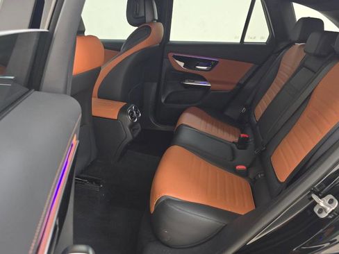 Used 2025 Mercedes-Benz GLC 300 image 12