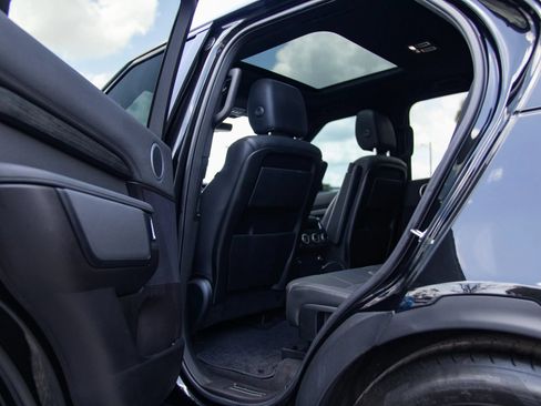 Used 2018 Land Rover Discovery HSE AWD/4WD image 30