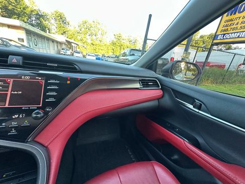 Used 2020 Toyota Camry XSE image 16
