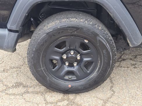 Used 2020 Jeep Wrangler Sport AWD/4WD image 8