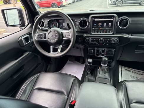 Used 2023 Jeep Wrangler Unlimited Sahara w/ Cold Weather Group AWD/4WD image 8