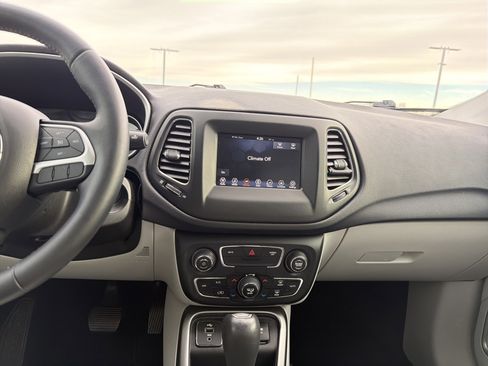 Used 2018 Jeep Compass Latitude w/ Popular Equipment Group image 31