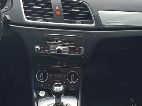 Used 2017 Audi Q3 2.0T Prestige w/ Prestige Package image 31