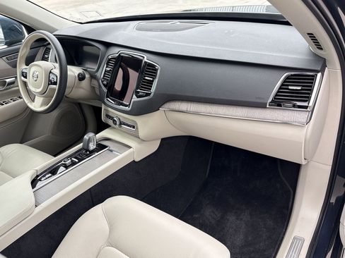 Certified 2024 Volvo XC90 B6 Plus w/ Protection Package Premier image 31