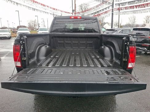 Used 2017 RAM 1500 Express image 28