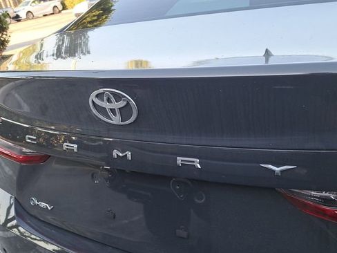 Used 2025 Toyota Camry LE w/ Convenience Package image 4