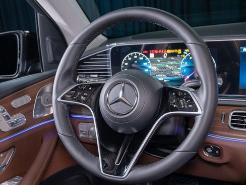 New 2026 Mercedes-Benz GLS 450 4MATIC image 16
