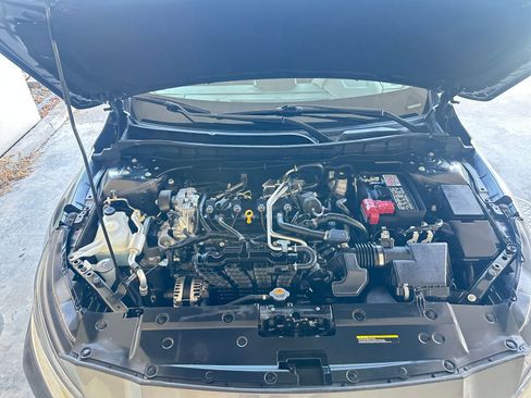 Used 2024 Nissan Altima 2.5 SV image 32