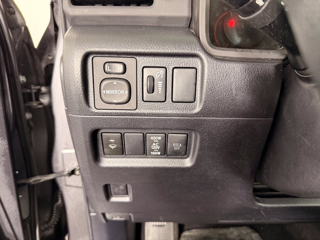 Used 2013 Toyota 4Runner Limited AWD/4WD image 25