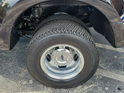 Used 2022 Ford F350 Platinum w/ FX4 Off-Road Package AWD/4WD image 11