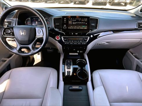 Used 2021 Honda Pilot Touring image 14
