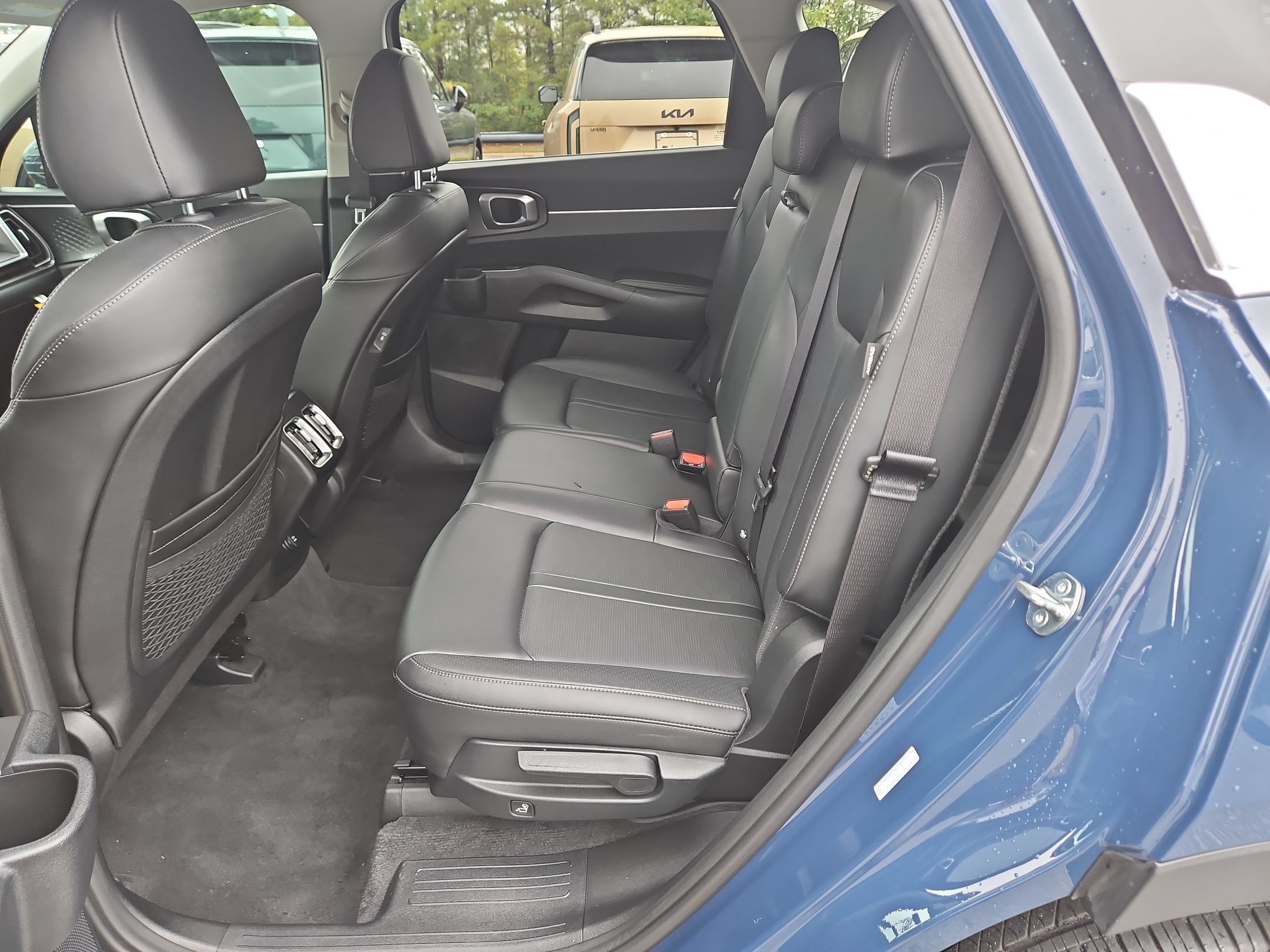 Used 2025 Kia Sorento S w/ Panoramic Sunroof Package FWD image 37