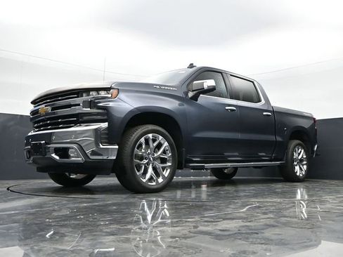 Used 2020 Chevrolet Silverado 1500 LTZ w/ LTZ Premium Package image 38