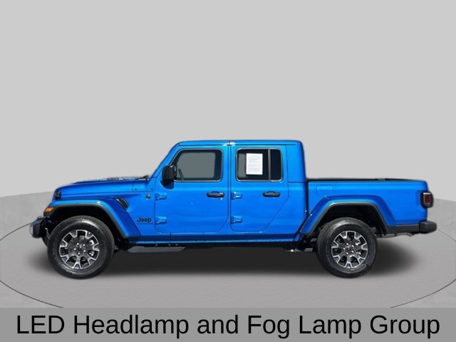 Certified 2026 Jeep Gladiator Sport AWD/4WD image 3