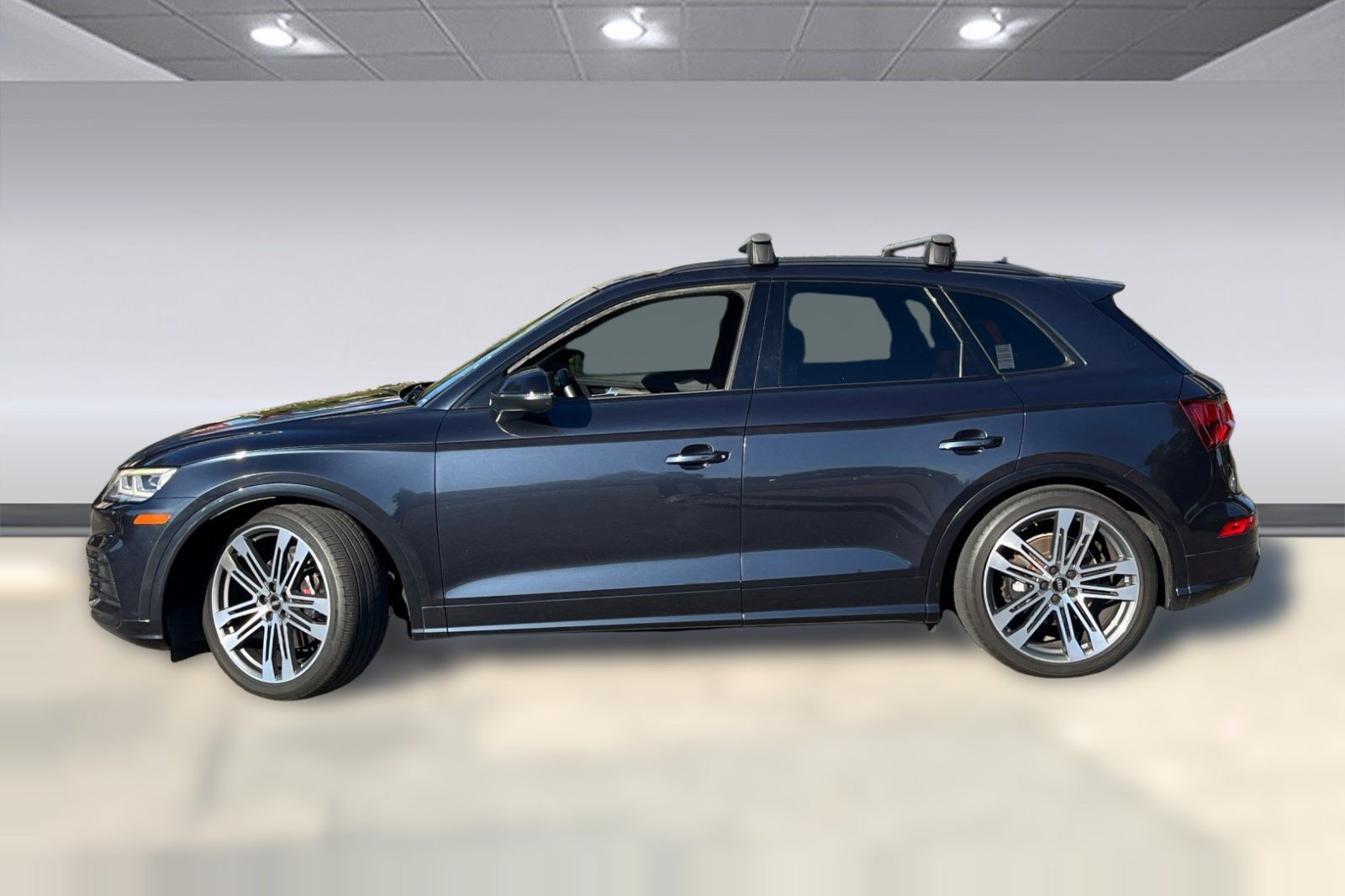 Used 2019 Audi SQ5 Premium Plus w/ Premium Plus Package AWD/4WD image 2