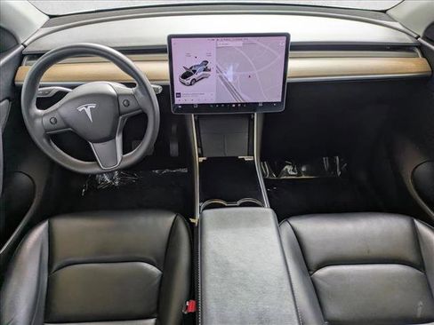 Used 2021 Tesla Model Y Long Range image 18