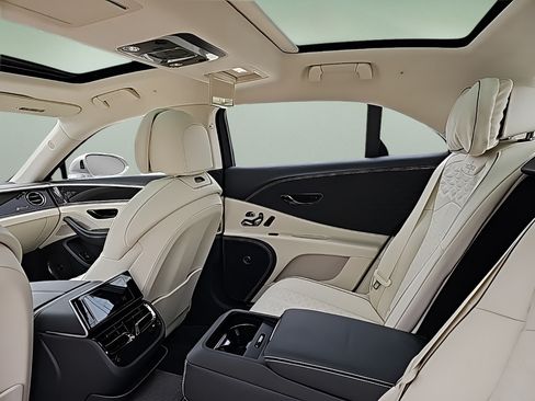 New 2025 Bentley Flying Spur Plug-In Hybrid AWD/4WD image 34