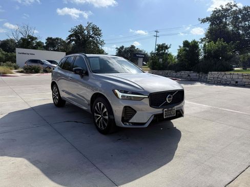 Certified 2025 Volvo XC60 B5 Plus AWD/4WD image 7