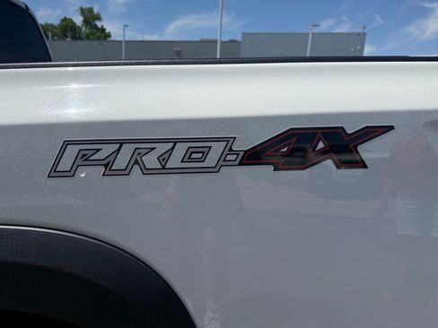 Used 2025 Nissan Frontier PRO-4X AWD/4WD image 9