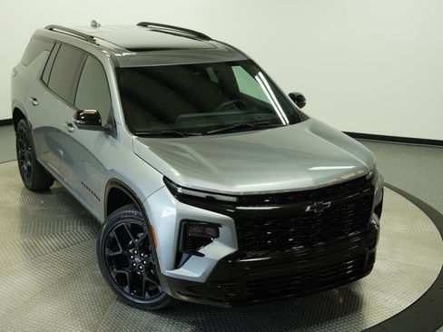 Used 2024 Chevrolet Traverse RS w/ LPO, Floor Liner Package AWD/4WD image 51