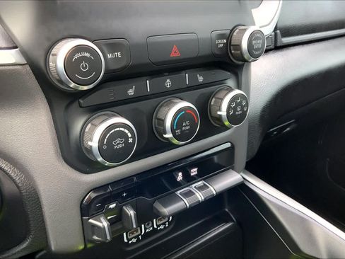 Used 2023 RAM 1500 Big Horn AWD/4WD image 35