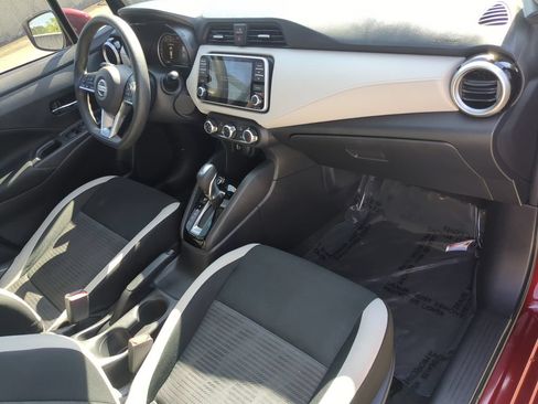 Used 2021 Nissan Versa SV FWD image 10