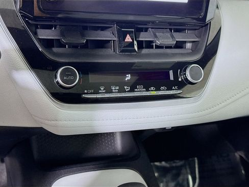 Certified 2023 Toyota Corolla SE w/ SE Premium Package image 10
