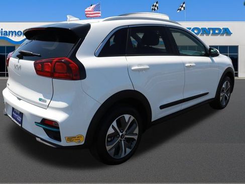 Used 2022 Kia Niro EX FWD image 8