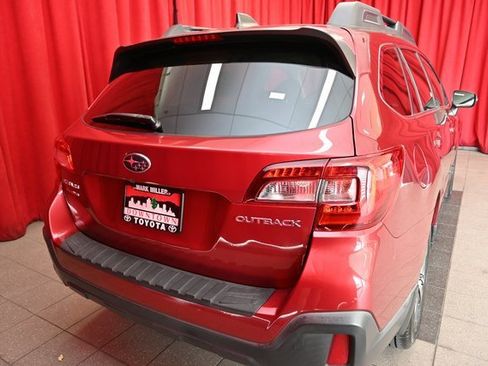 Used 2018 Subaru Outback 2.5i Limited image 10