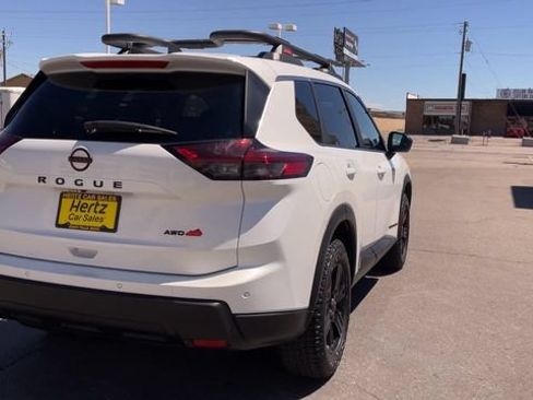 Used 2026 Nissan Rogue SV AWD/4WD image 9