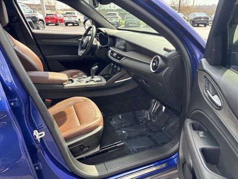Used 2022 Alfa Romeo Stelvio Ti image 12