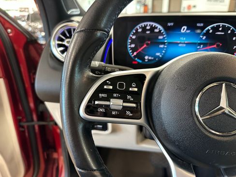 Used 2021 Mercedes-Benz GLB 250 w/ Premium Package image 18