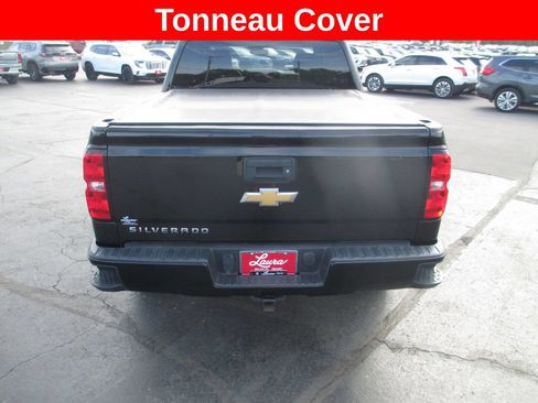 Used 2018 Chevrolet Silverado 1500 Custom w/ Custom Value Package AWD/4WD image 9