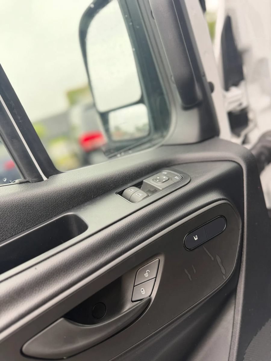 Used 2026 Mercedes-Benz Sprinter 2500 image 12